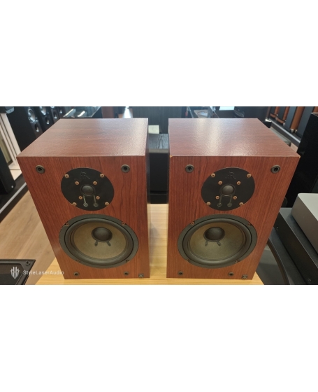 Acoustic Research Model 218V Bookshelf Speaker (PL)