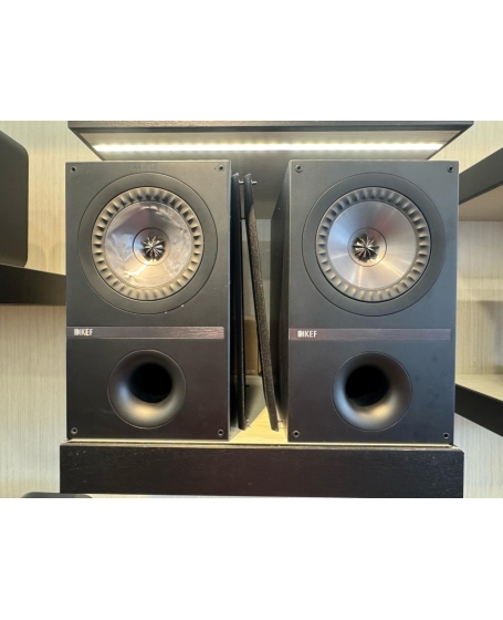 KEF Q300 Bookshelf Speakers (PL)